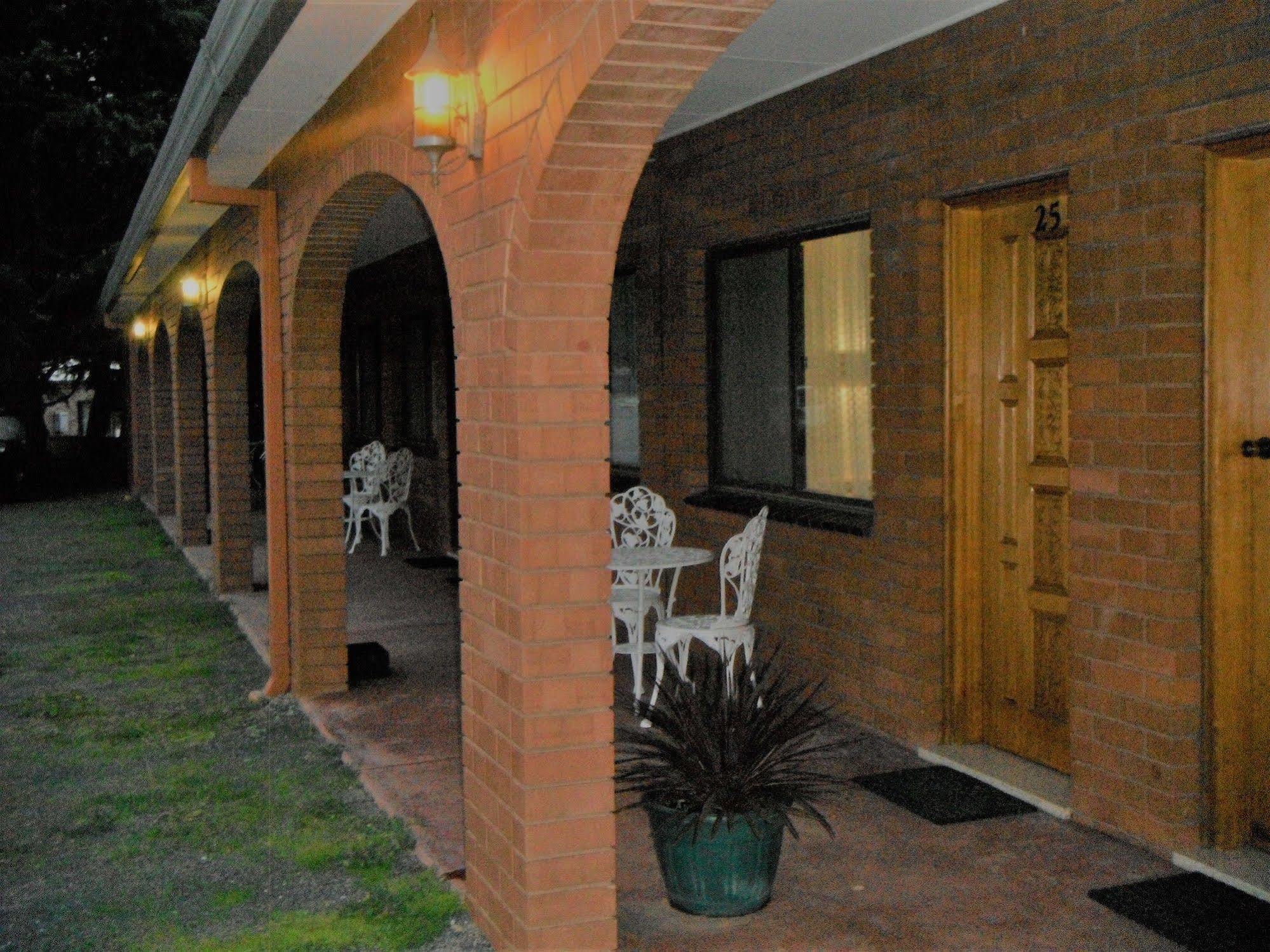 Coomacountry Club Motor Inn Ngoại thất bức ảnh